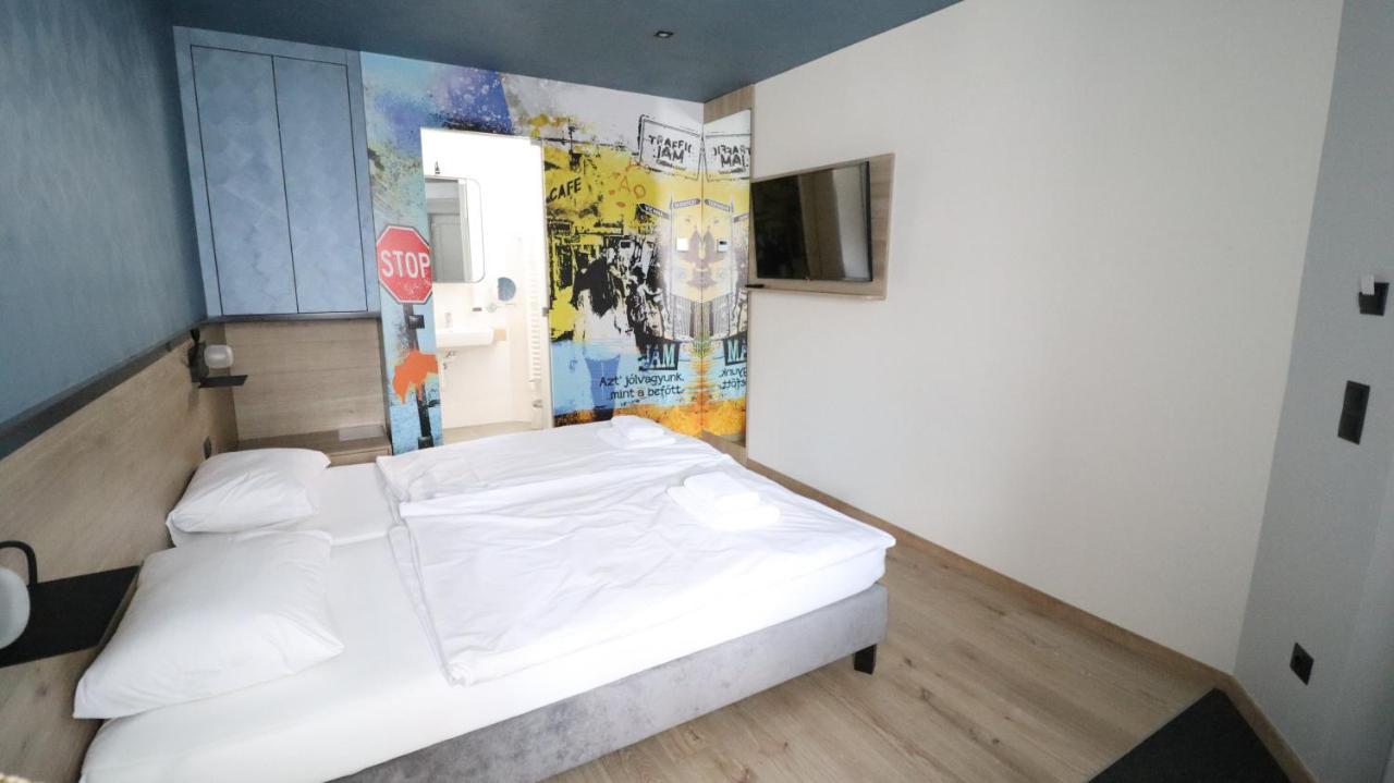 Jam Panzio Hotel คาปูวาร์ ภายนอก รูปภาพ