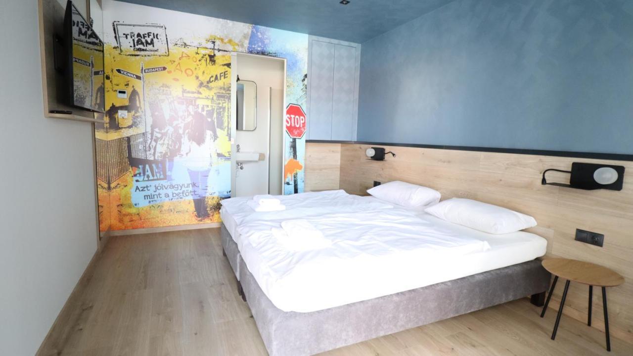 Jam Panzio Hotel คาปูวาร์ ภายนอก รูปภาพ