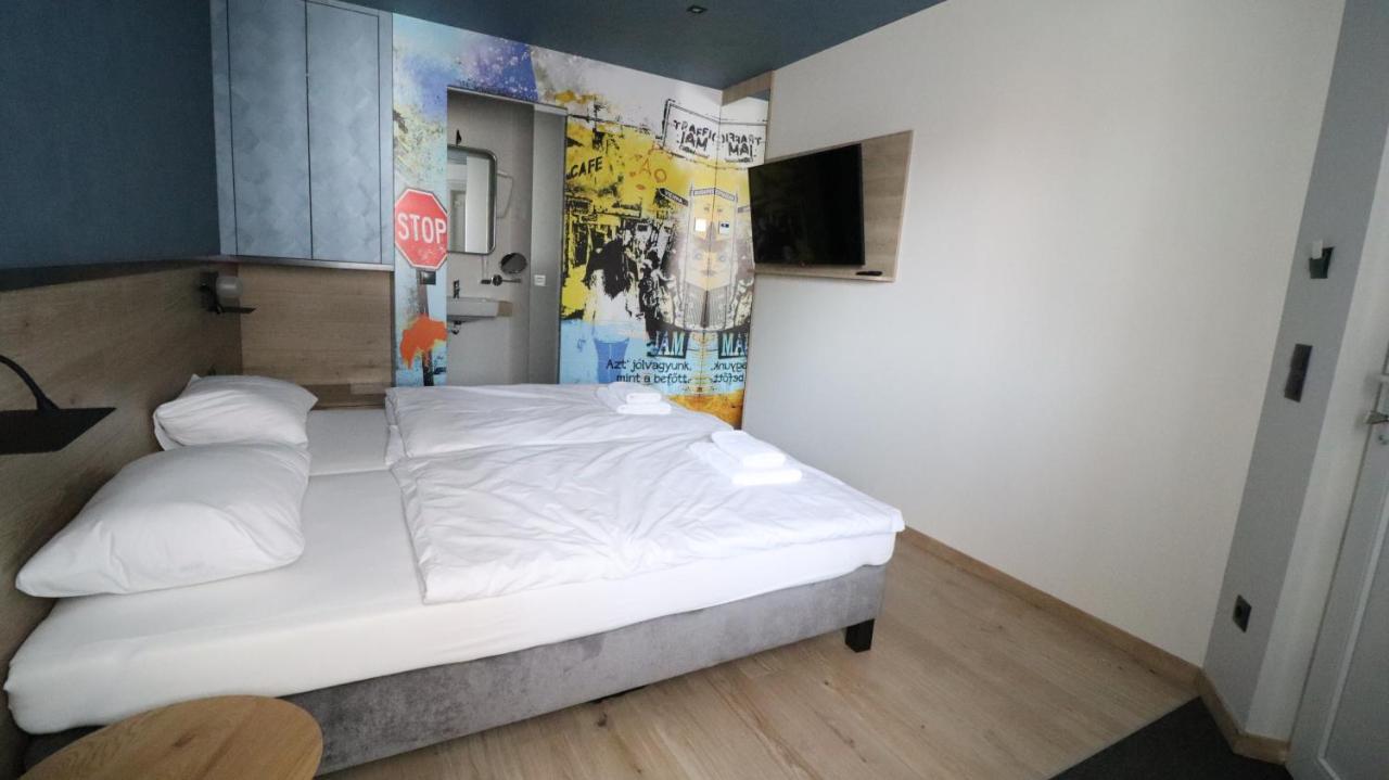 Jam Panzio Hotel คาปูวาร์ ภายนอก รูปภาพ