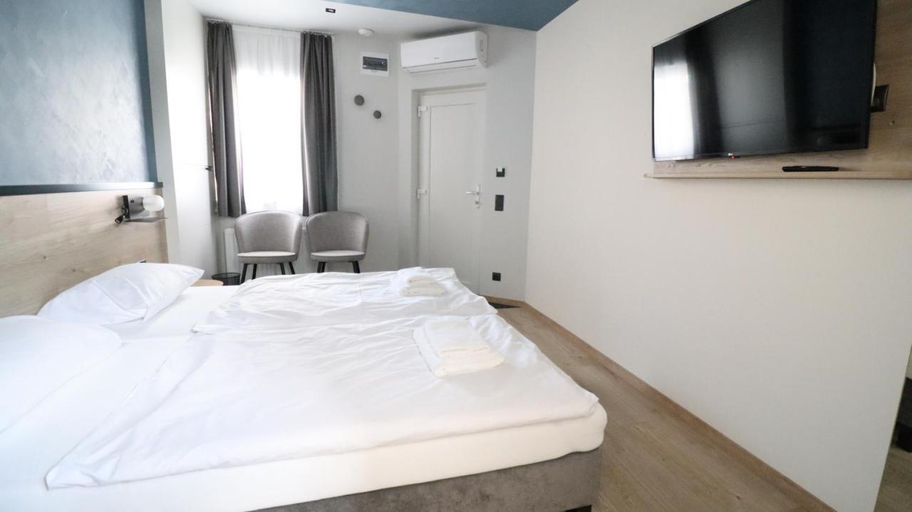 Jam Panzio Hotel คาปูวาร์ ภายนอก รูปภาพ